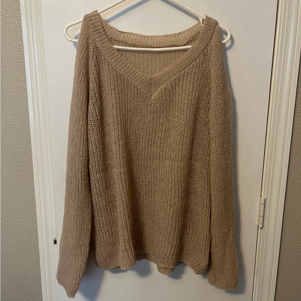 Peekaboo shoulder sweater - Picture 2 of 2